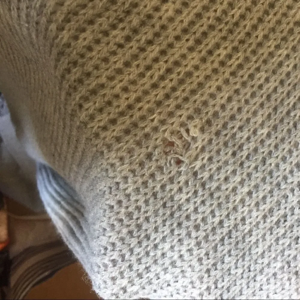F21 Ribbed Gray Scarf